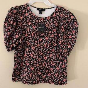 Floral plus size puffy shoulder shirt NWT
